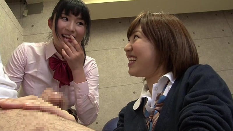 粗チンを嘲笑するJK